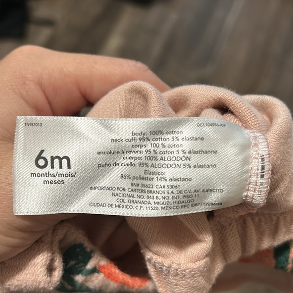 Salmon Cat&Jack 3-6mo pullover set
Carters butterfly and flower 6mo pullover set - Picture 10 of 12